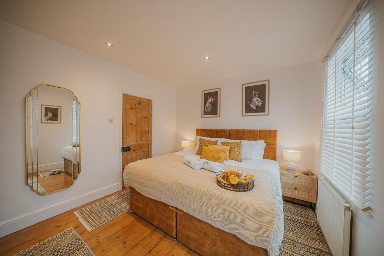 Cotswolds- Homely 2 Bed House With Garden, Wifi - Esho Stays 赛伦塞斯特 外观 照片