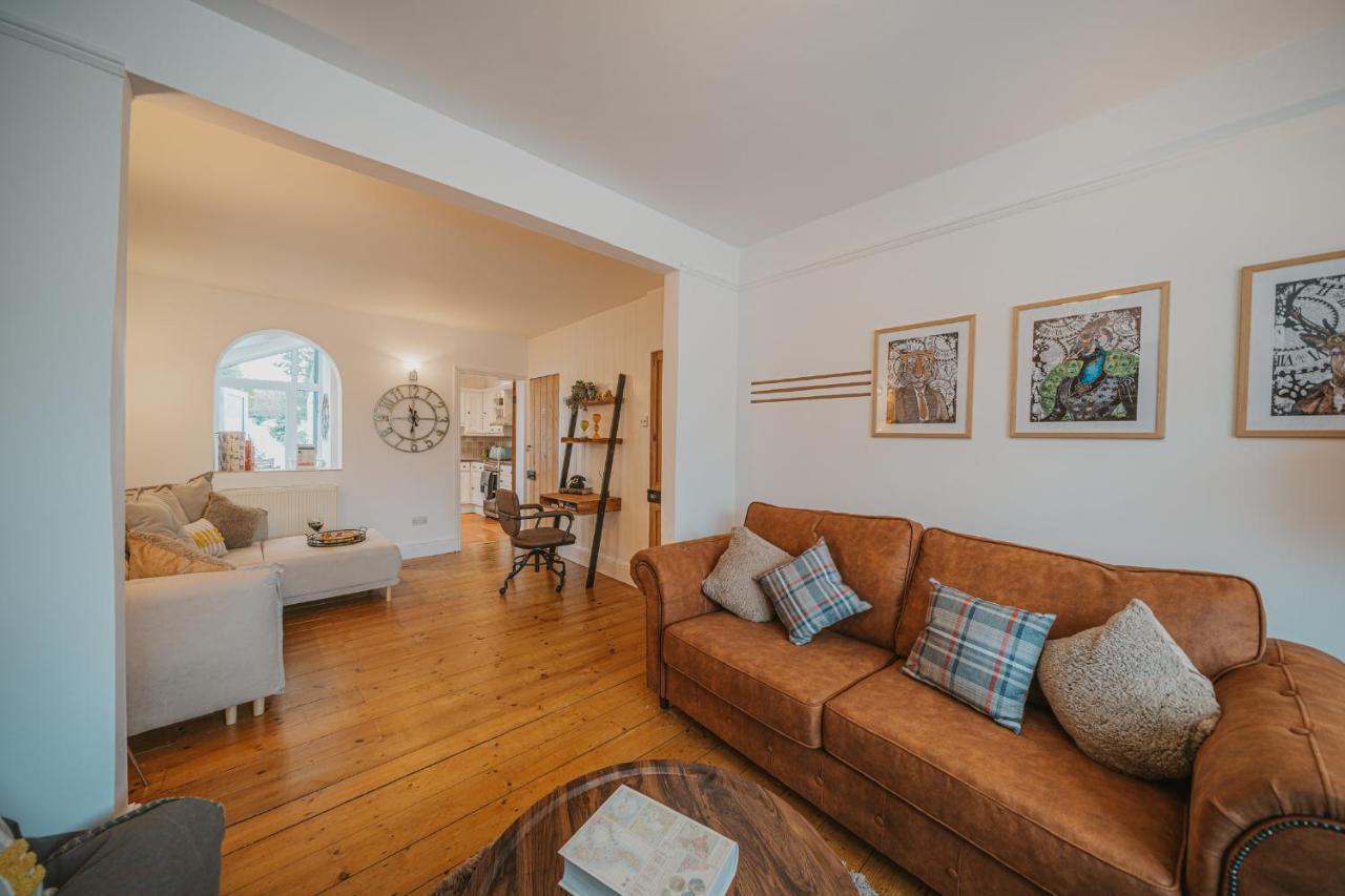 Cotswolds- Homely 2 Bed House With Garden, Wifi - Esho Stays 赛伦塞斯特 外观 照片